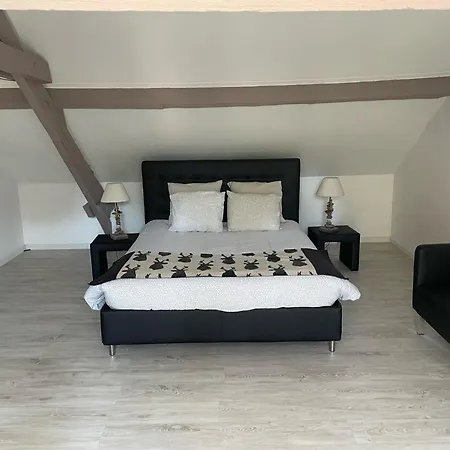 D'hotes La Chaiserie Bed & Breakfast *
