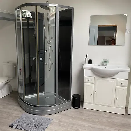 D'hotes La Chaiserie Bed & Breakfast Romeries
